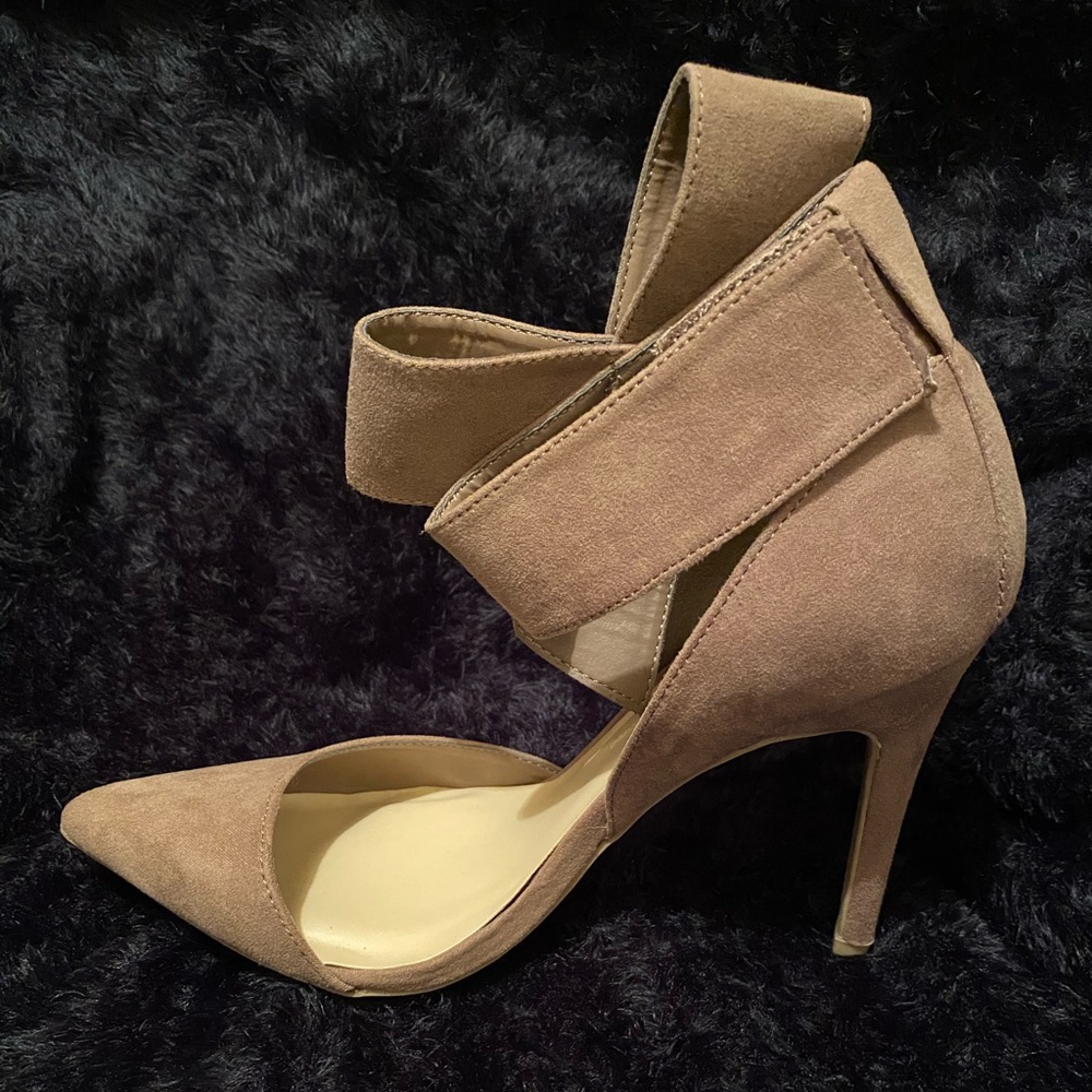 Taupe Heels Size 6